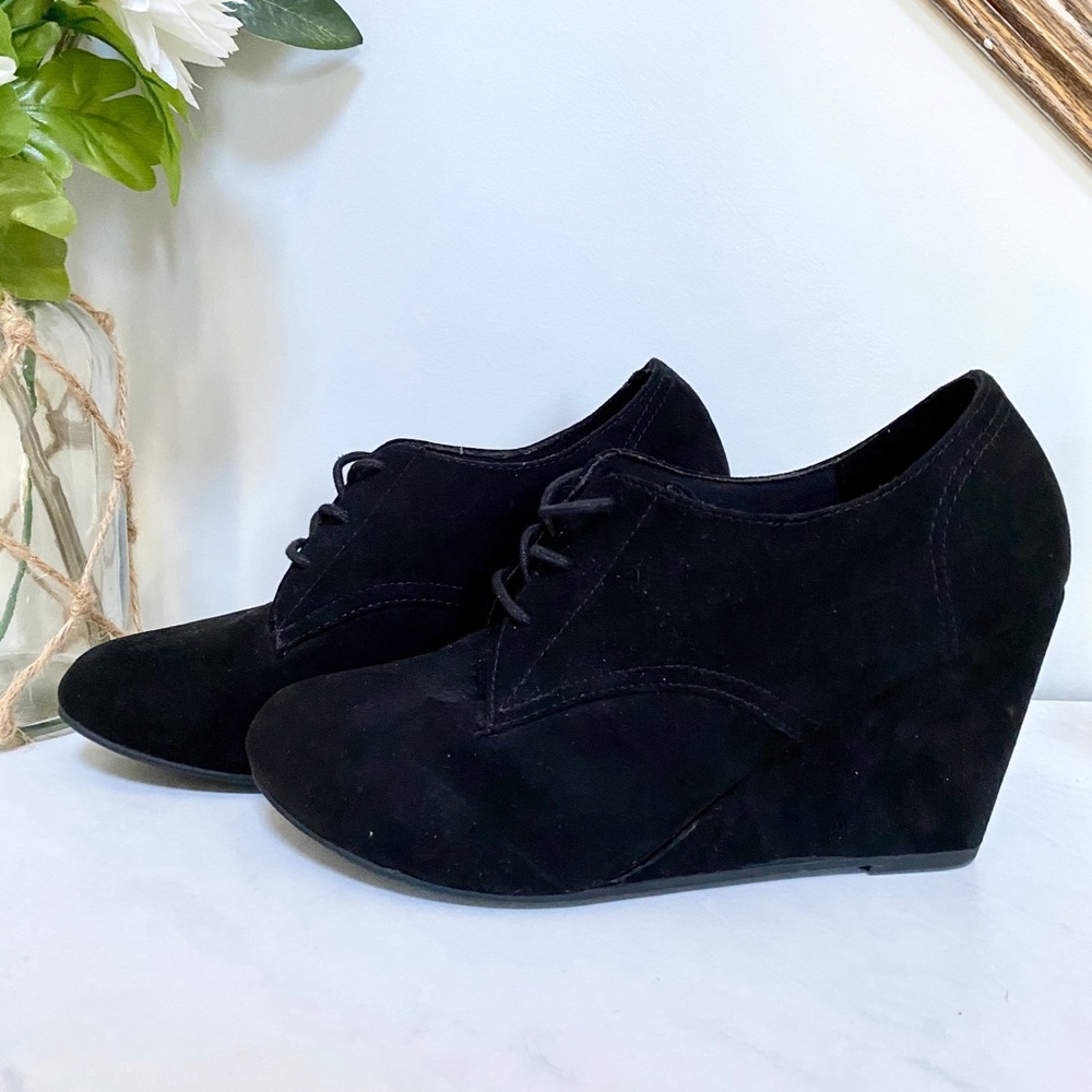 NWOT George suede laced up wedge heels